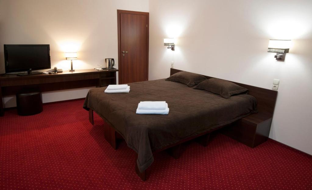 Hotel 12 Charkiw Zimmer foto